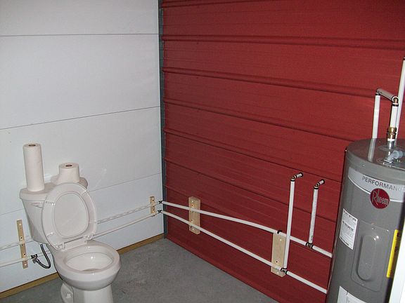 5th image of 660 Voris St