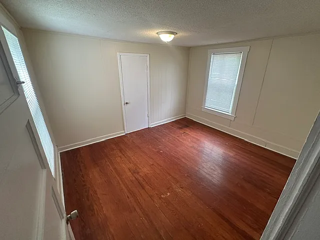 224 Moffett St — Photo 10