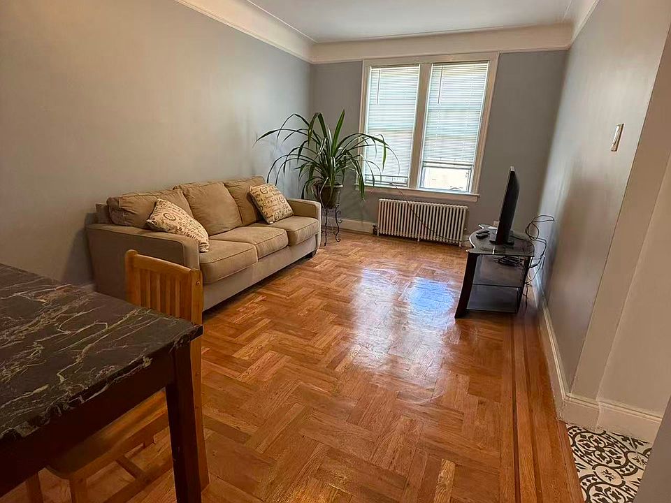 1st image of 8747 26th Ave #2F