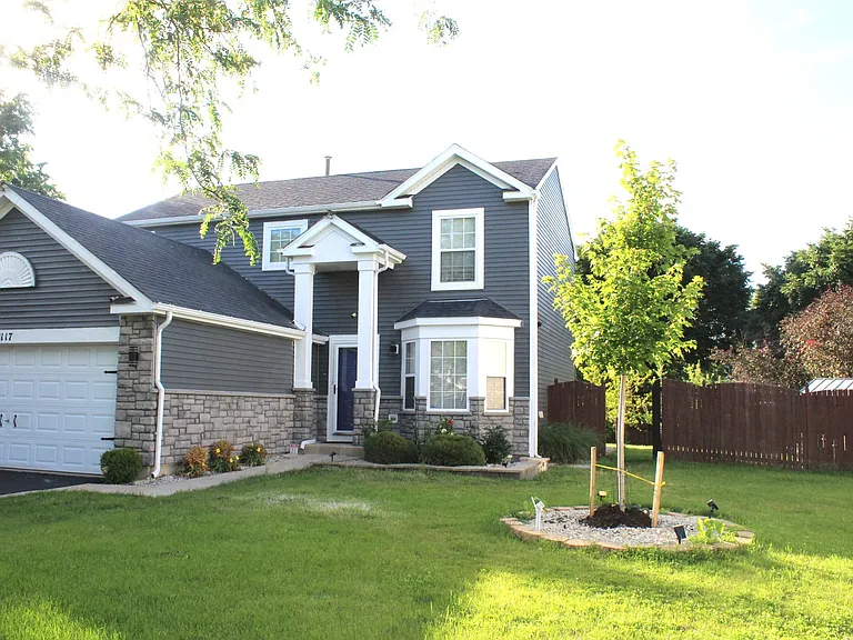 5117 Woodmere Ct — Photo 2