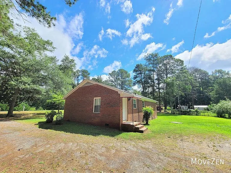 747 Hall Spencer Rd — Photo 2