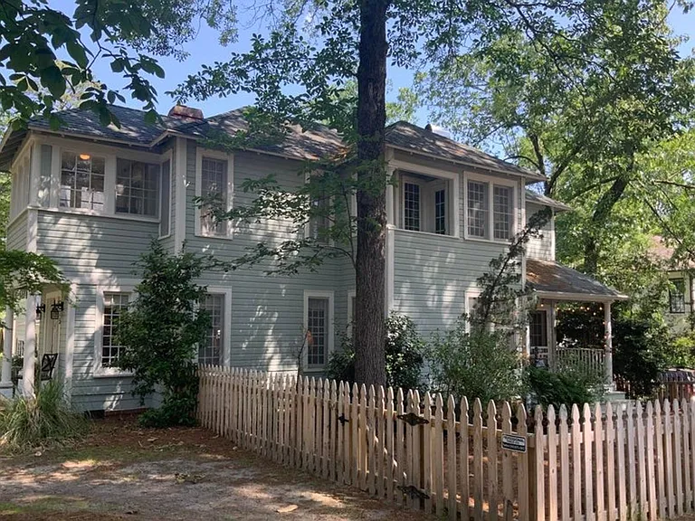 375 E Maine Ave — Photo 3