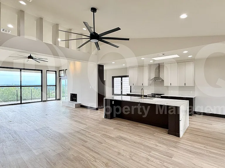 112 Paragon Ct — Photo 4