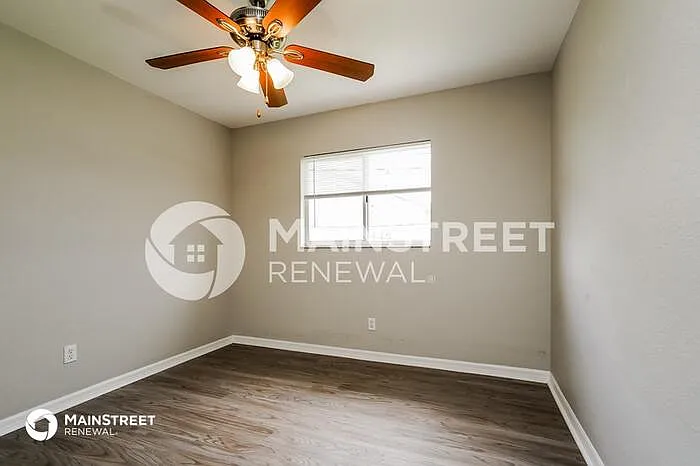 2108 NE 15th Ln — Photo 6