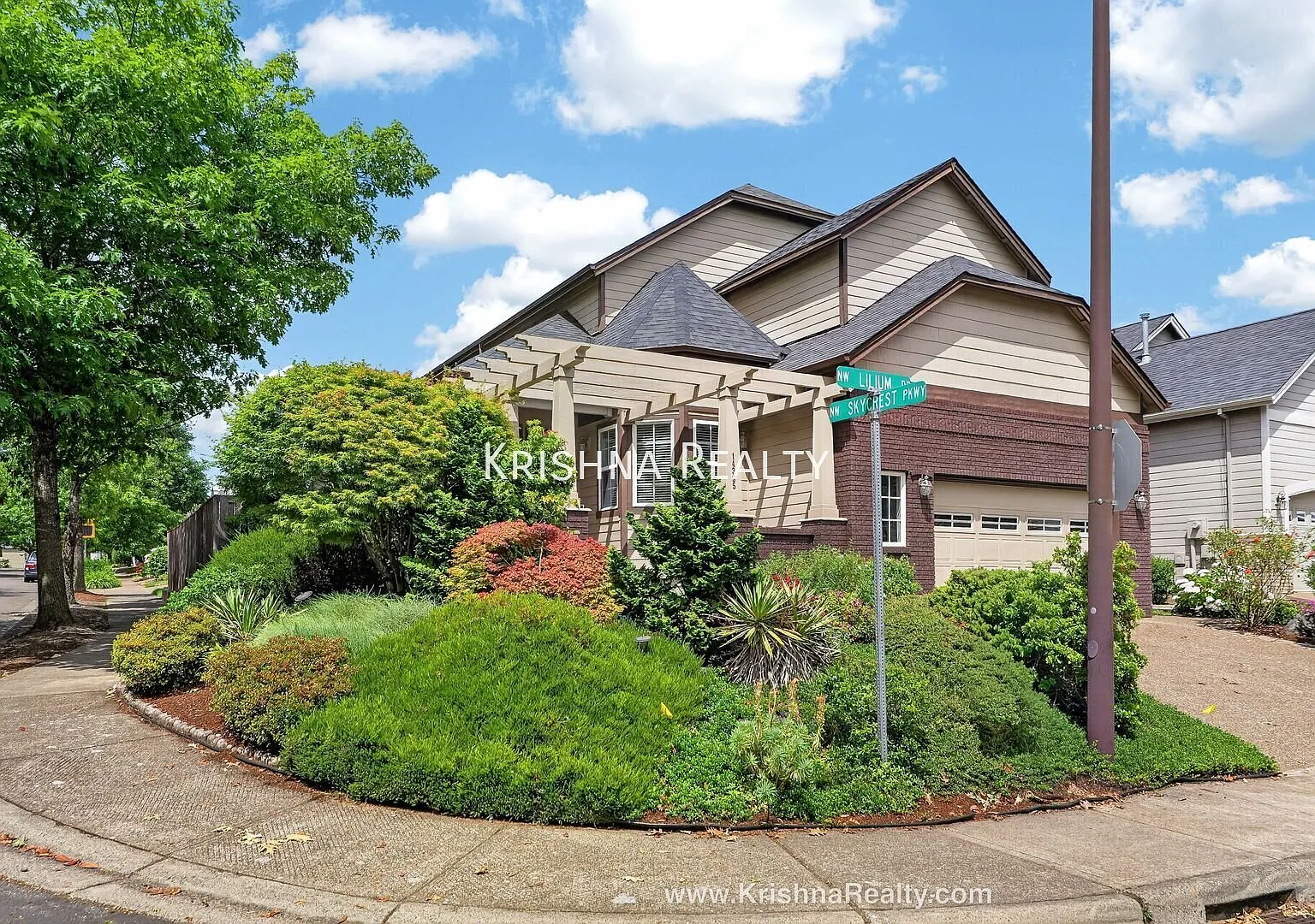 Beautiful 5 BD* 3 BA* in Bethany Terrace Community, Full Bed & Bath On Main Level! Corner Lot! — Photo 2