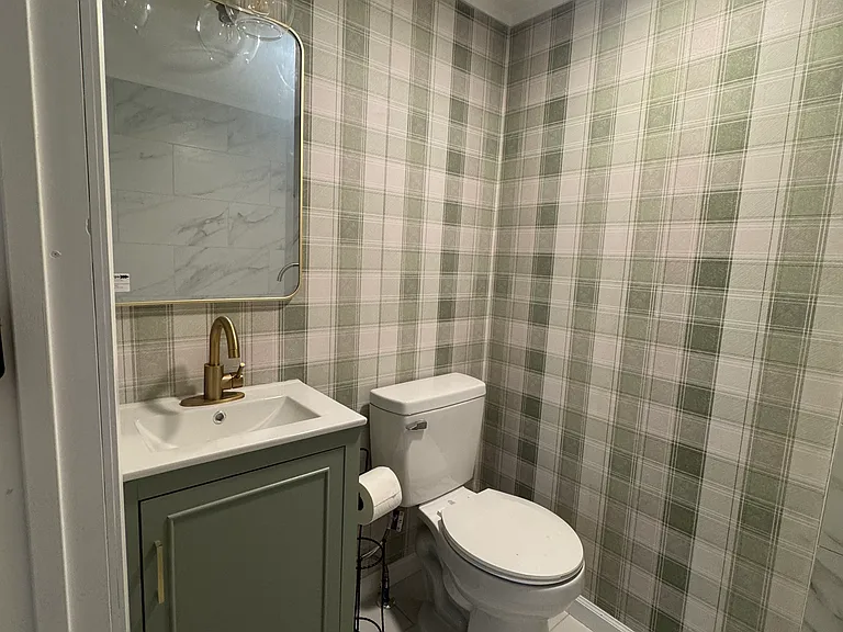155 N 200 E — Photo 24