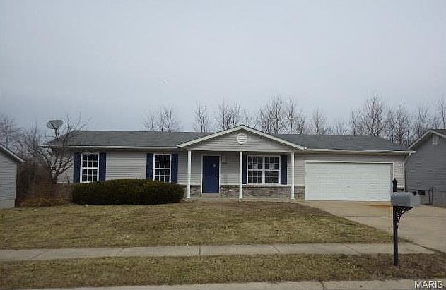 1st image of 2573 Oak Forest Dr
