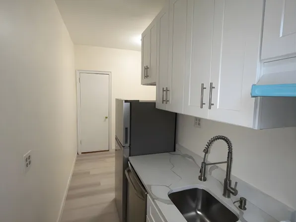 140 East 95th Street image 7 of 10