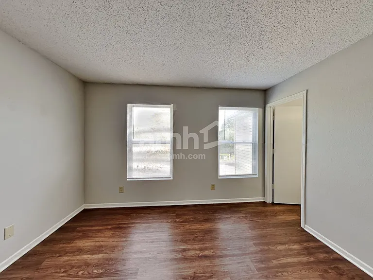 2120 Bridlewood Dr — Photo 11