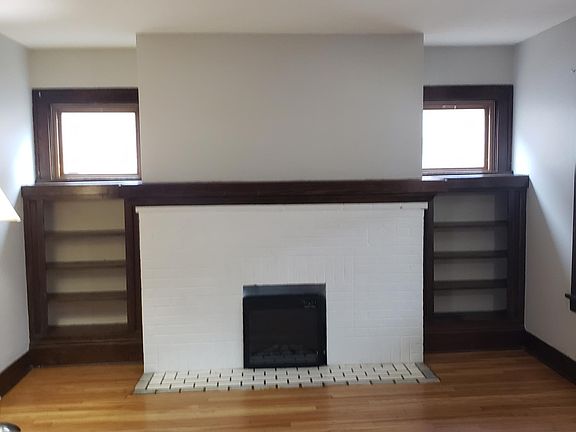 2nd image of 1612 Victoria Ave Unit 1