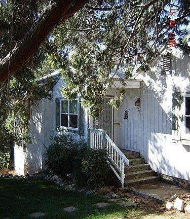 2nd image of 105 Cedar St