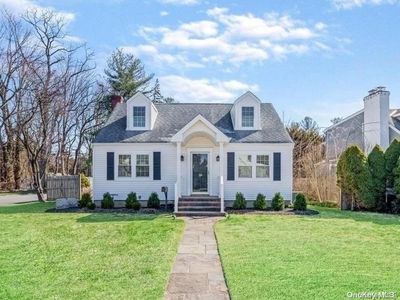 38 Le Britton Street, Locust Valley, NY, 11560