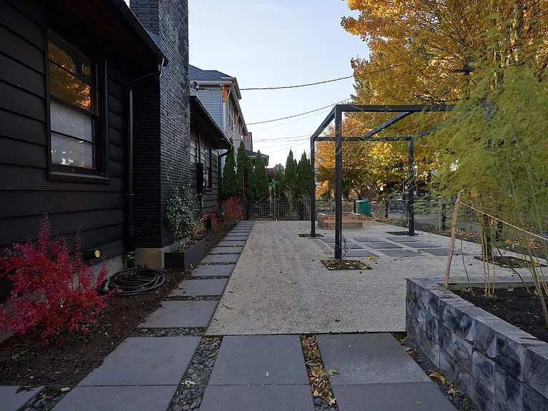 2111 SE 28th Pl — Photo 13