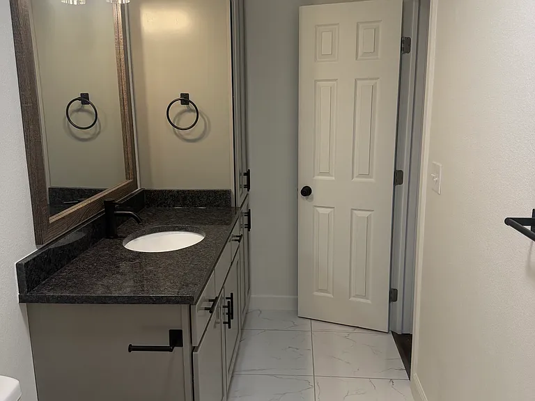 1003 Adams Ave — Photo 5