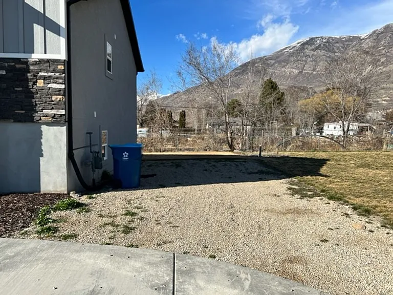 583 N 400 E — Photo 23