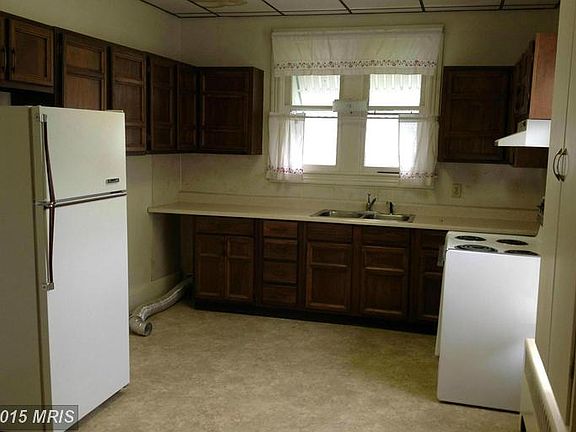 4th image of 226 S Washington St APT 2