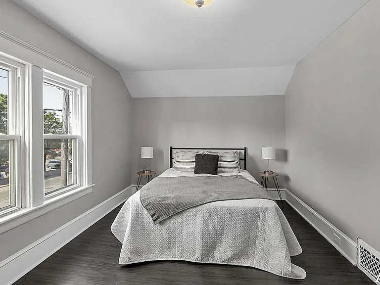 443 Hall St SE — Photo 13
