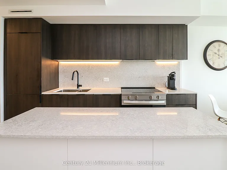 31 Huron St #511 — Photo 10