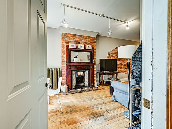 5th image of 154 Bedford Rd #1