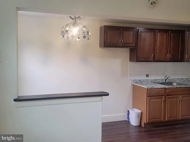 1022 Windsor Rd — Photo 6