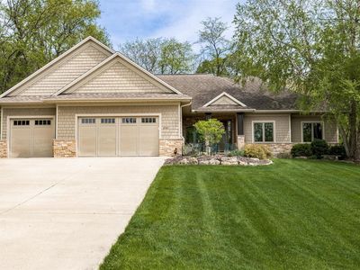 2757 Royal Oaks Dr NW, Swisher, IA, 52338