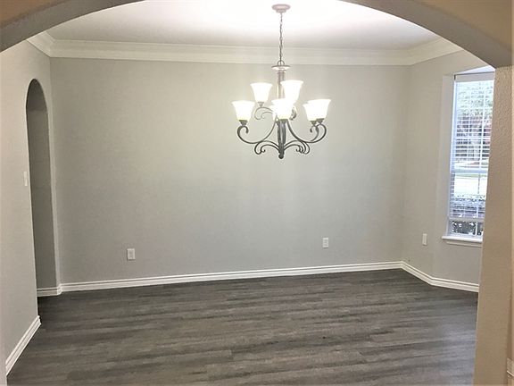3rd image of 329 Grand Creek Dr