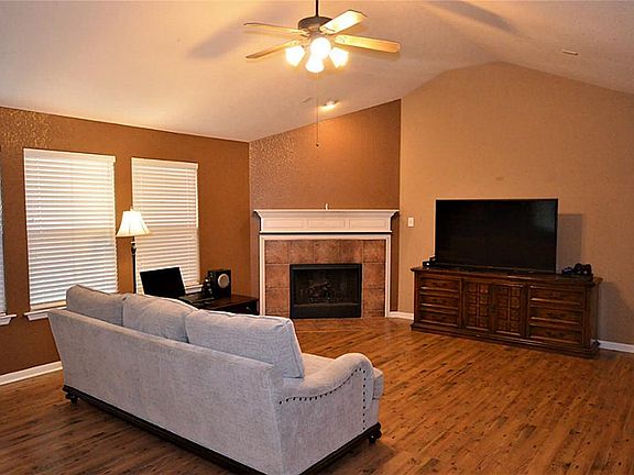 5th image of 21115 Gladys Yoakum Dr