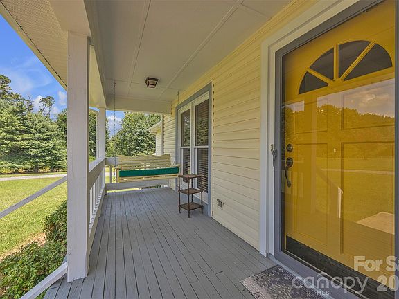 5th image of 1144 Old Mountain Rd