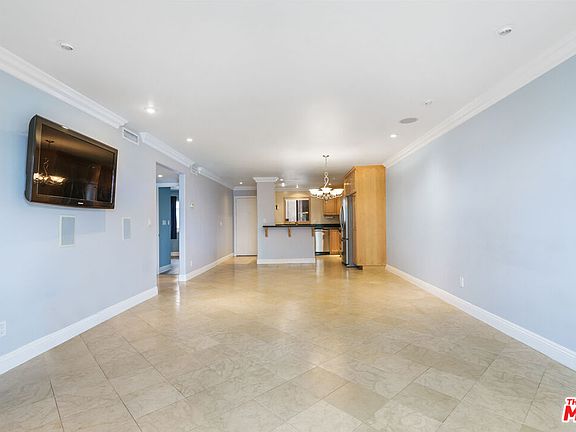 5th image of 1010 N Hammond St #302