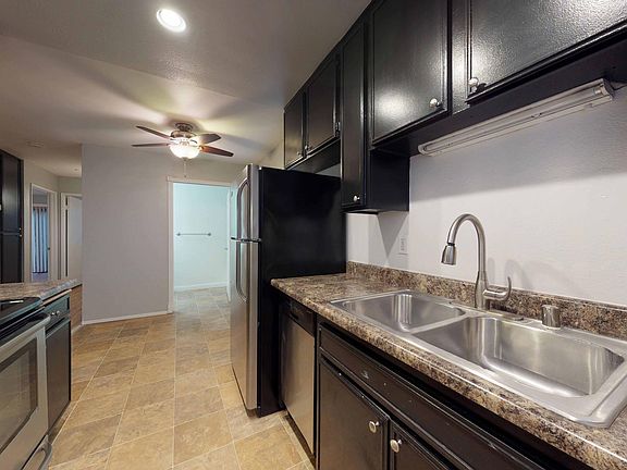 5th image of 481 S Meadowbrook Dr Unit 4
