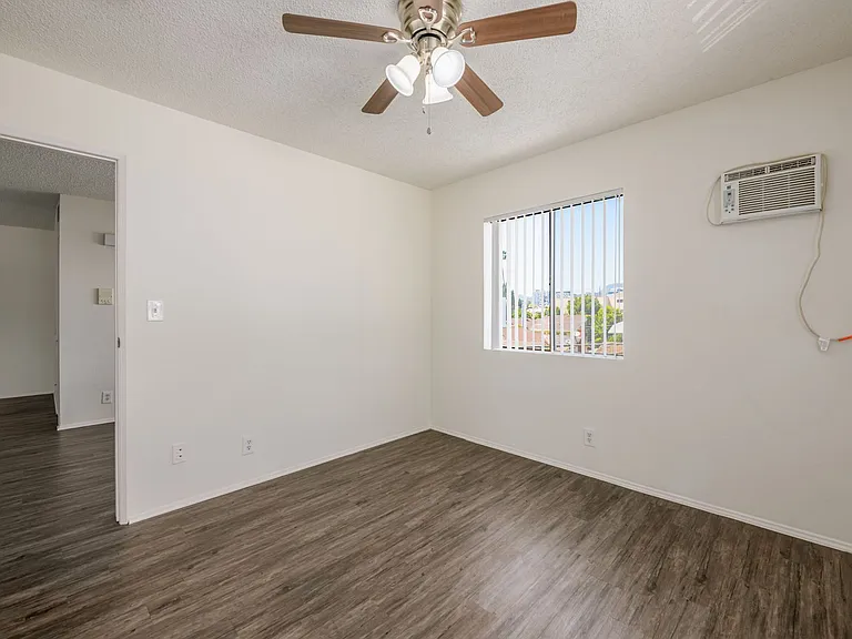 5533 Barton Ave — Photo 16