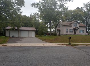 817 Well St, Onalaska, WI 54650