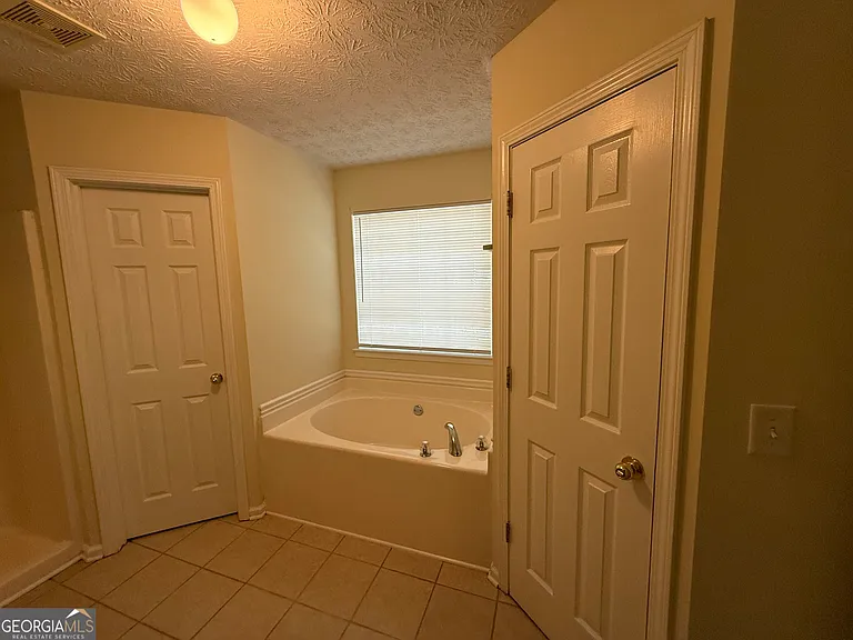 140 Trinity Dr — Photo 13