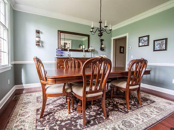 3rd image of 52 Stone Crest Dr