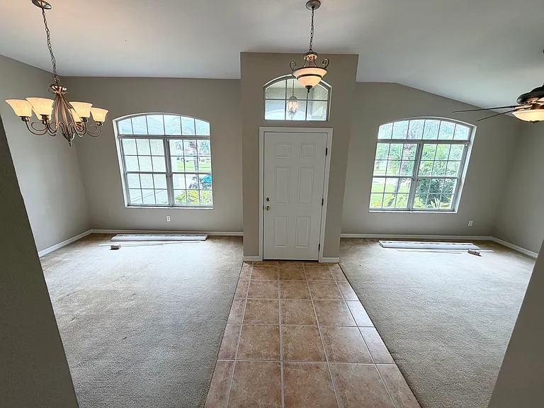 6802 Stoneheath Ln — Photo 2