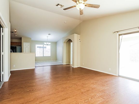 3rd image of 3319 W Louise Dr