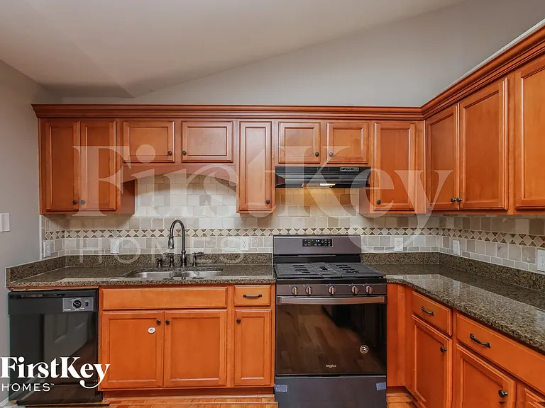 441 Bakers Bridge Cir — Photo 5