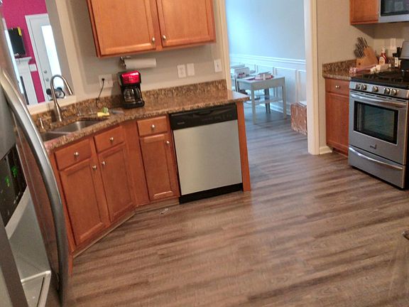3rd image of 12 Penfield Dr