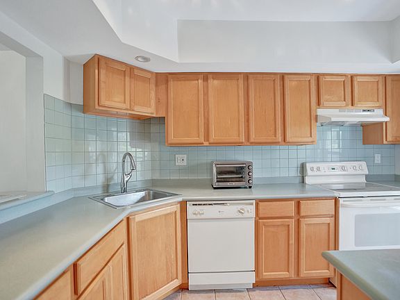 3rd image of 900 SW 12th Street #100