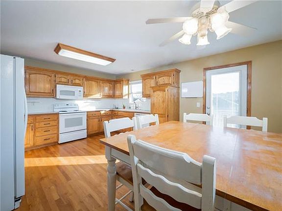5th image of 619 Muriel Dr