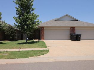11019 SW 5th St, Yukon, OK 73099