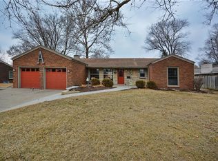 6815 Reite Ave, Windsor Heights, IA 50324