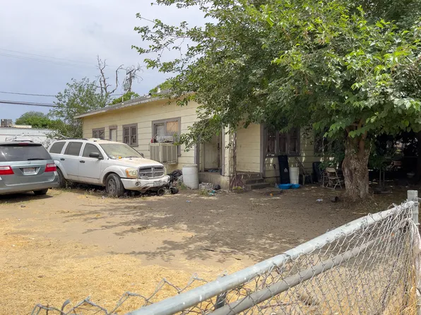 730 N Linnell Avenue, Farmersville, CA 93223