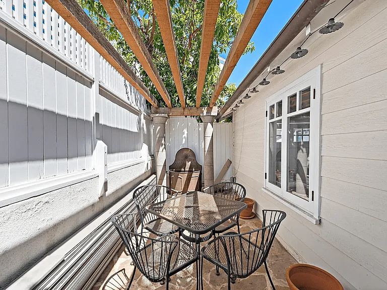 129 McAulay Pl — Photo 48