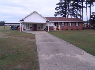 1186 Pleasant Grove Church Rd, Bladenboro, NC 28320