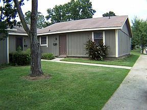1st image of 130 Stonehedge Dr
