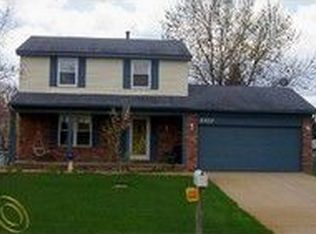 2707 Calais Dr, Orion, MI 48359