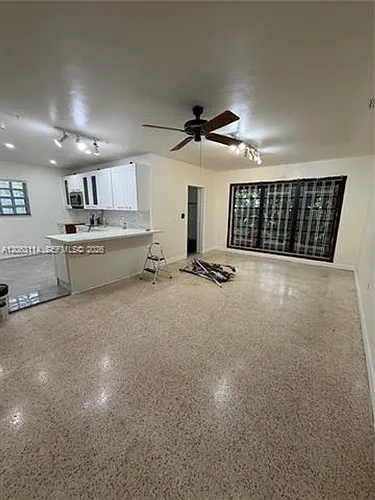 631 NE 60th St #631 Photo 1