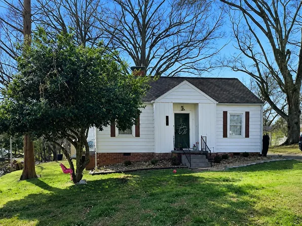 506 S Cedar St, Lincolnton, NC 28092