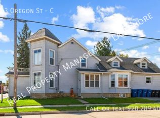 1103 Oregon St #C, Oshkosh, WI 54902